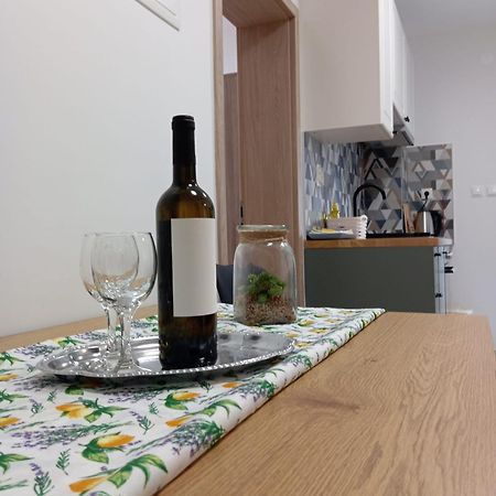 Family Apartments Leona Makarska Ngoại thất bức ảnh