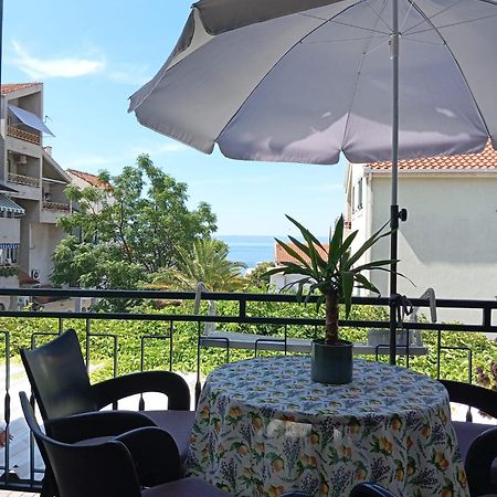 Family Apartments Leona Makarska Ngoại thất bức ảnh