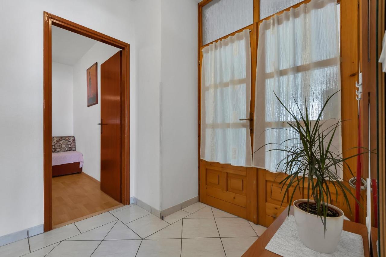 Family Apartments Leona Makarska Ngoại thất bức ảnh