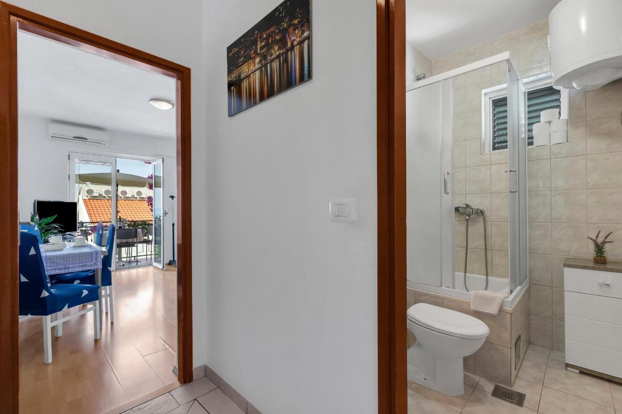 Family Apartments Leona Makarska Ngoại thất bức ảnh