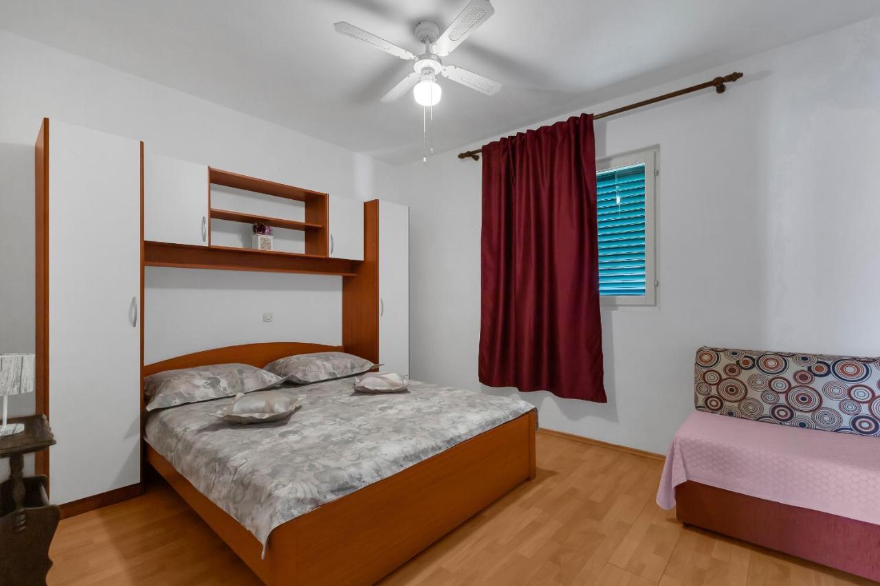 Family Apartments Leona Makarska Ngoại thất bức ảnh