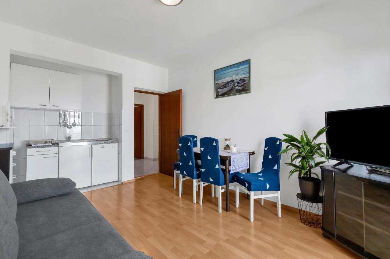 Family Apartments Leona Makarska Ngoại thất bức ảnh