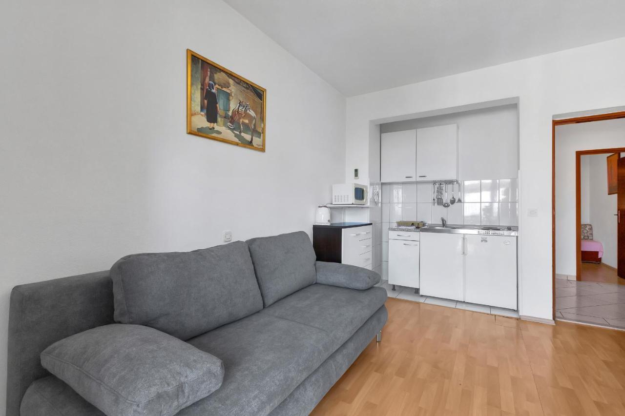 Family Apartments Leona Makarska Ngoại thất bức ảnh
