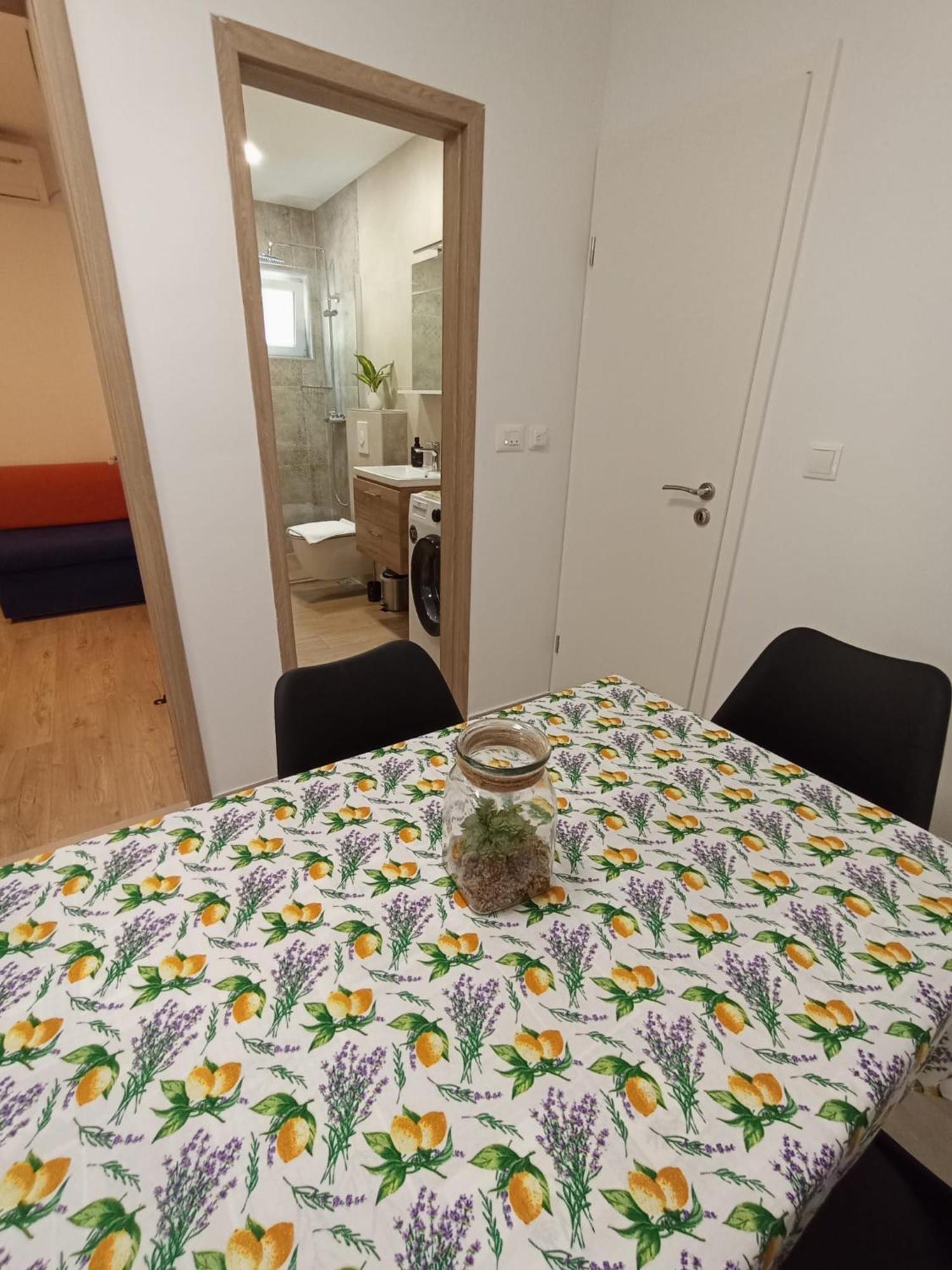 Family Apartments Leona Makarska Ngoại thất bức ảnh