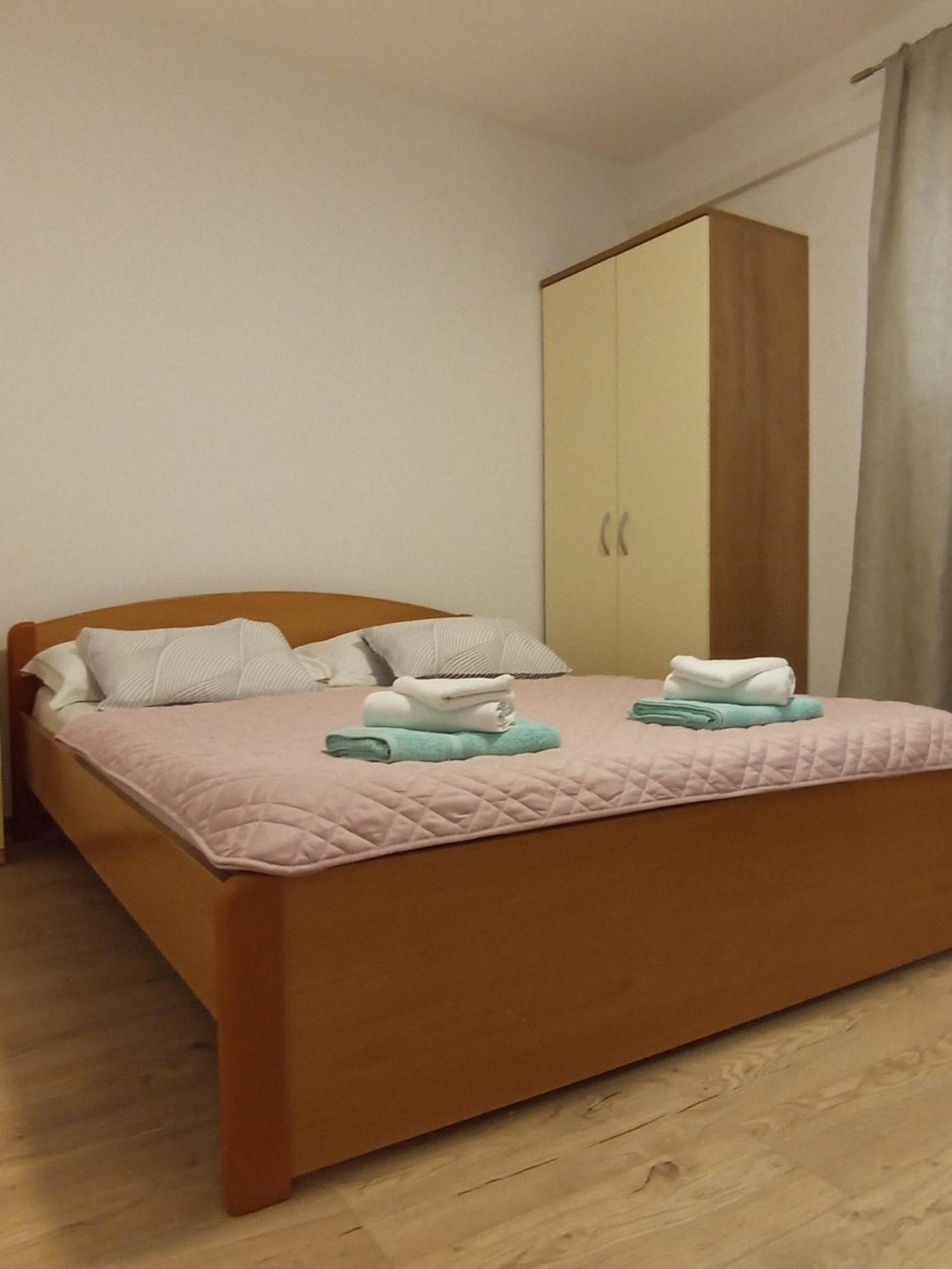 Family Apartments Leona Makarska Ngoại thất bức ảnh