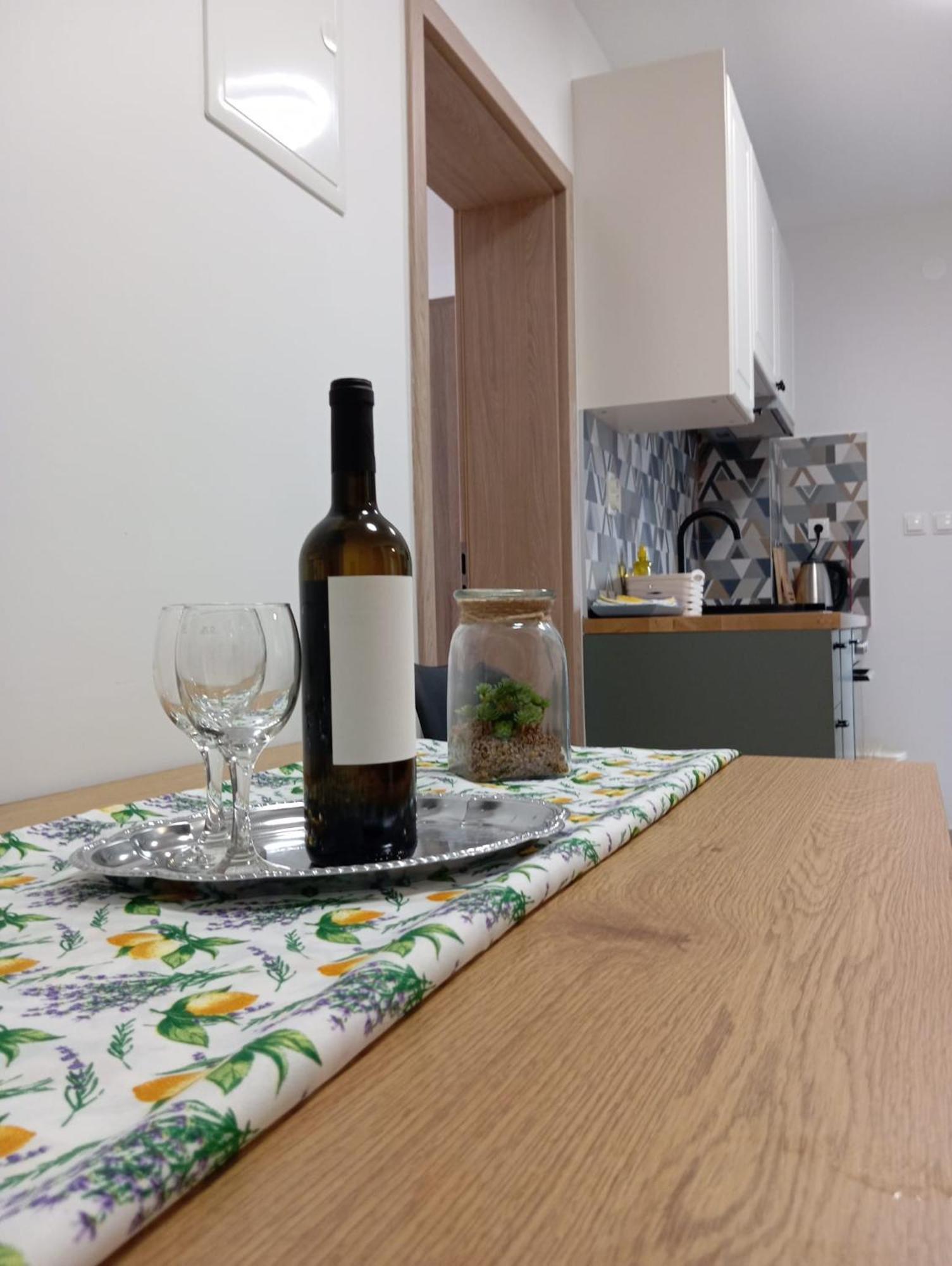 Family Apartments Leona Makarska Ngoại thất bức ảnh