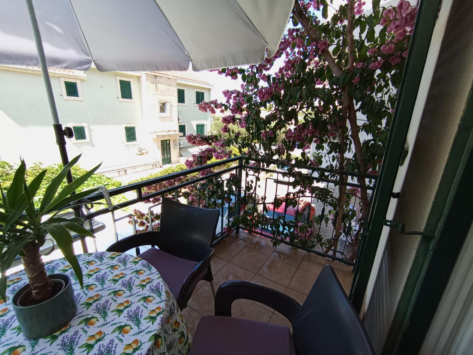 Family Apartments Leona Makarska Ngoại thất bức ảnh