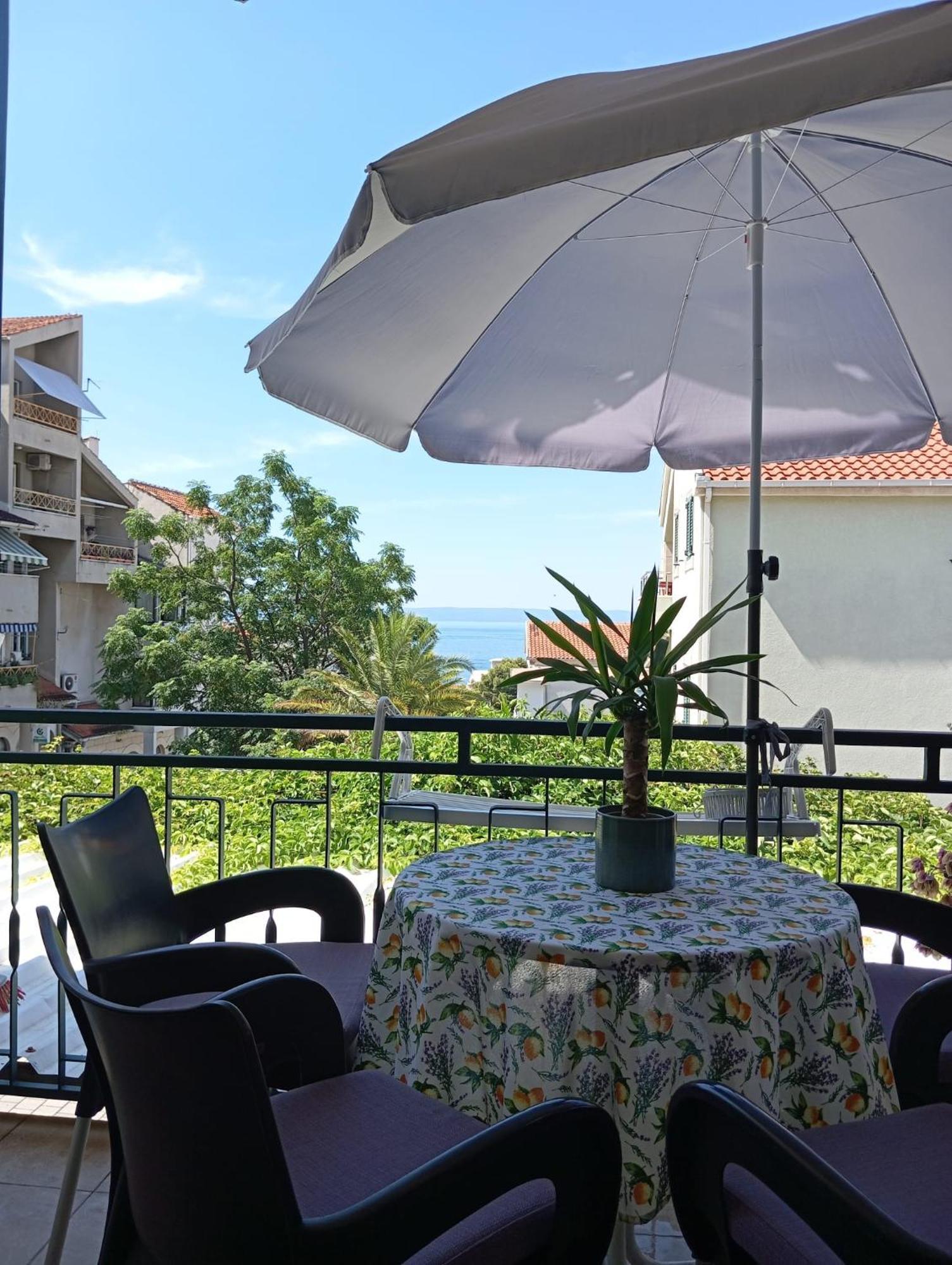 Family Apartments Leona Makarska Ngoại thất bức ảnh