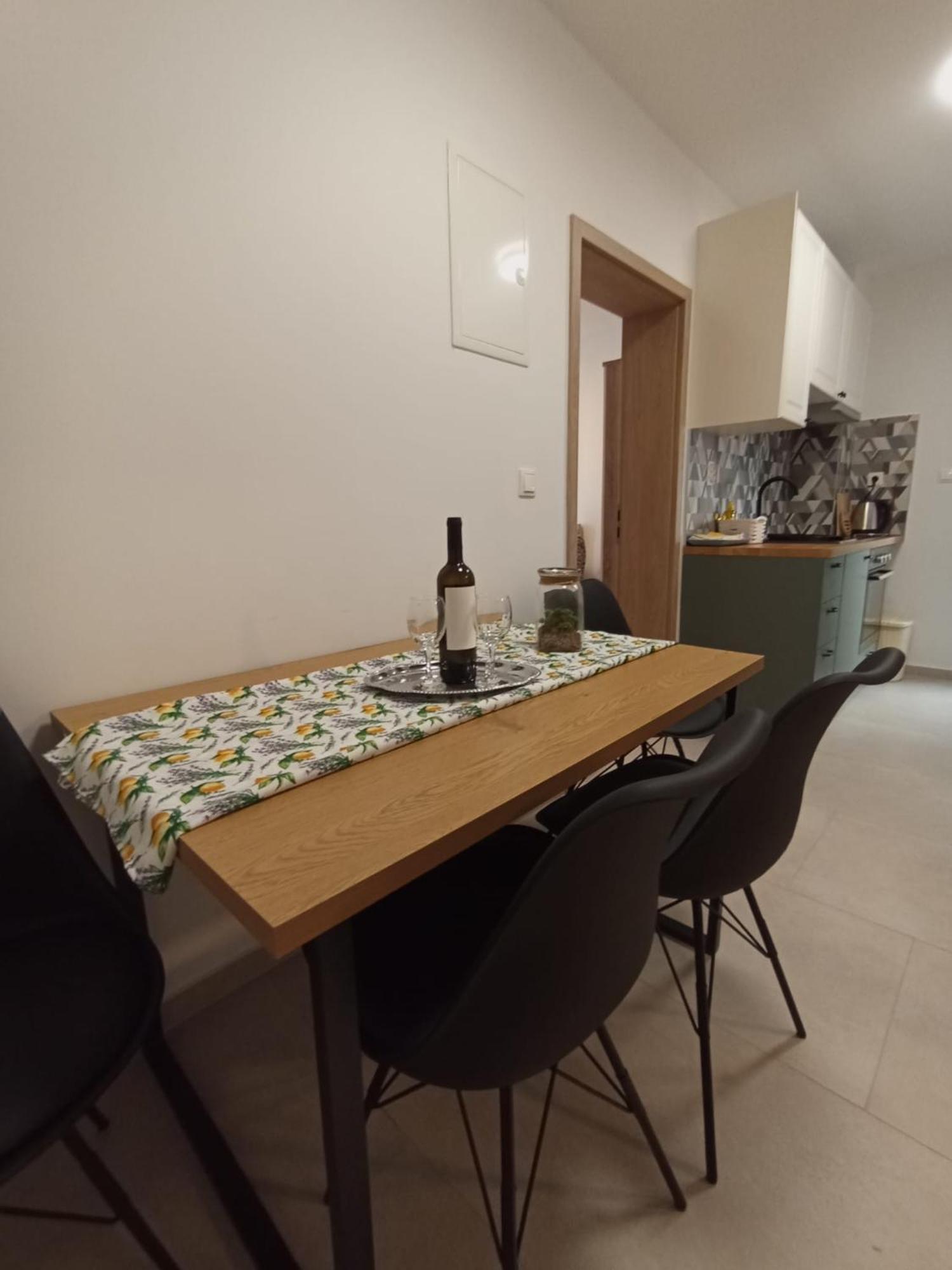 Family Apartments Leona Makarska Ngoại thất bức ảnh