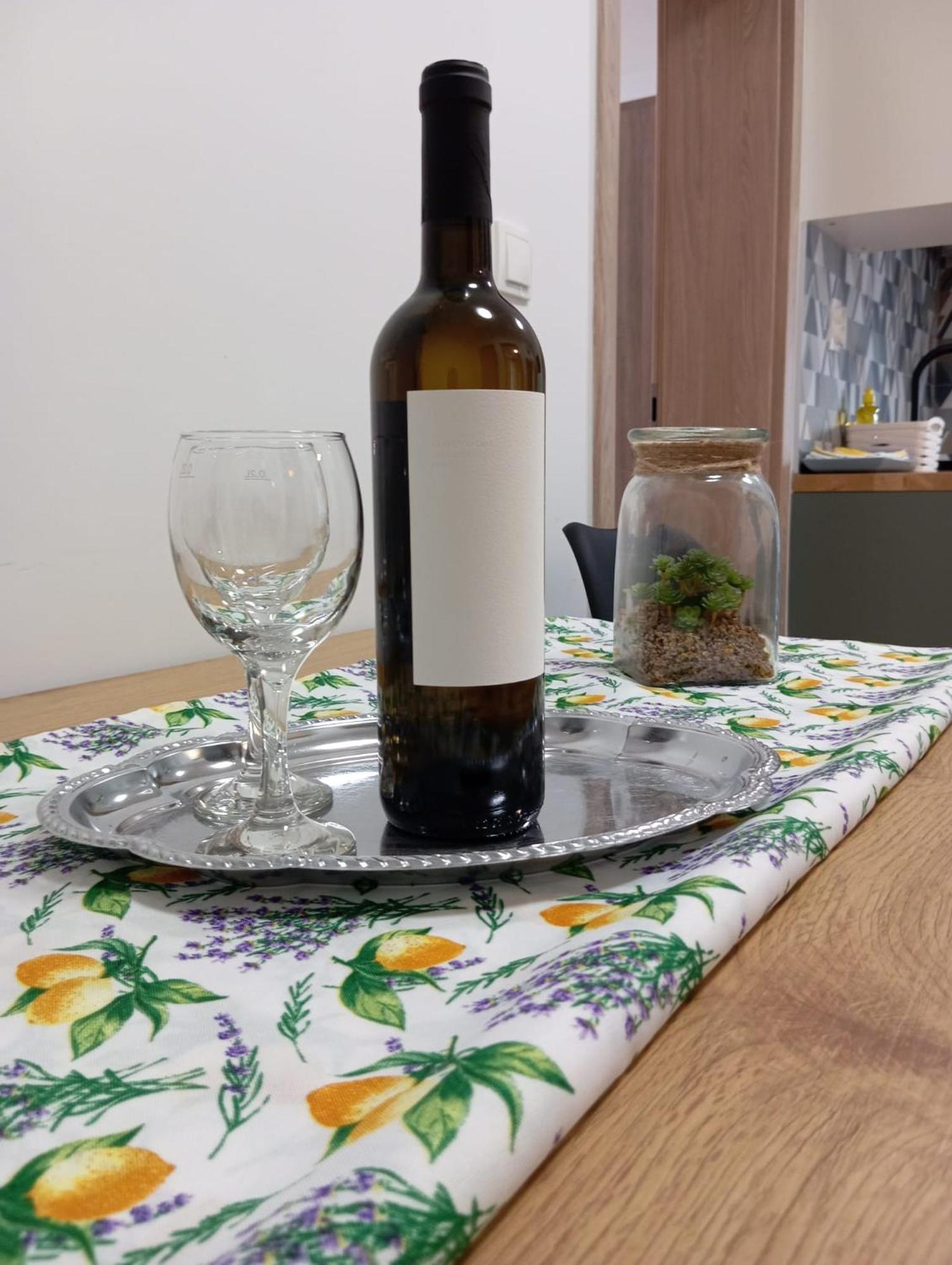 Family Apartments Leona Makarska Ngoại thất bức ảnh