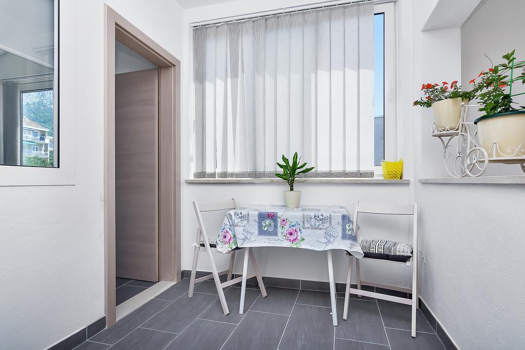 Family Apartments Leona Makarska Ngoại thất bức ảnh