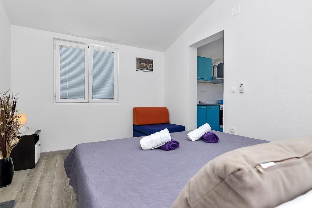 Family Apartments Leona Makarska Ngoại thất bức ảnh