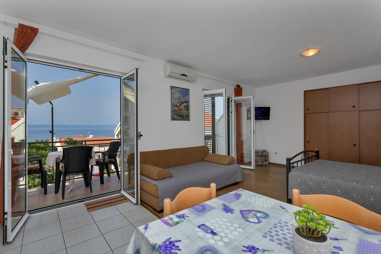 Family Apartments Leona Makarska Ngoại thất bức ảnh
