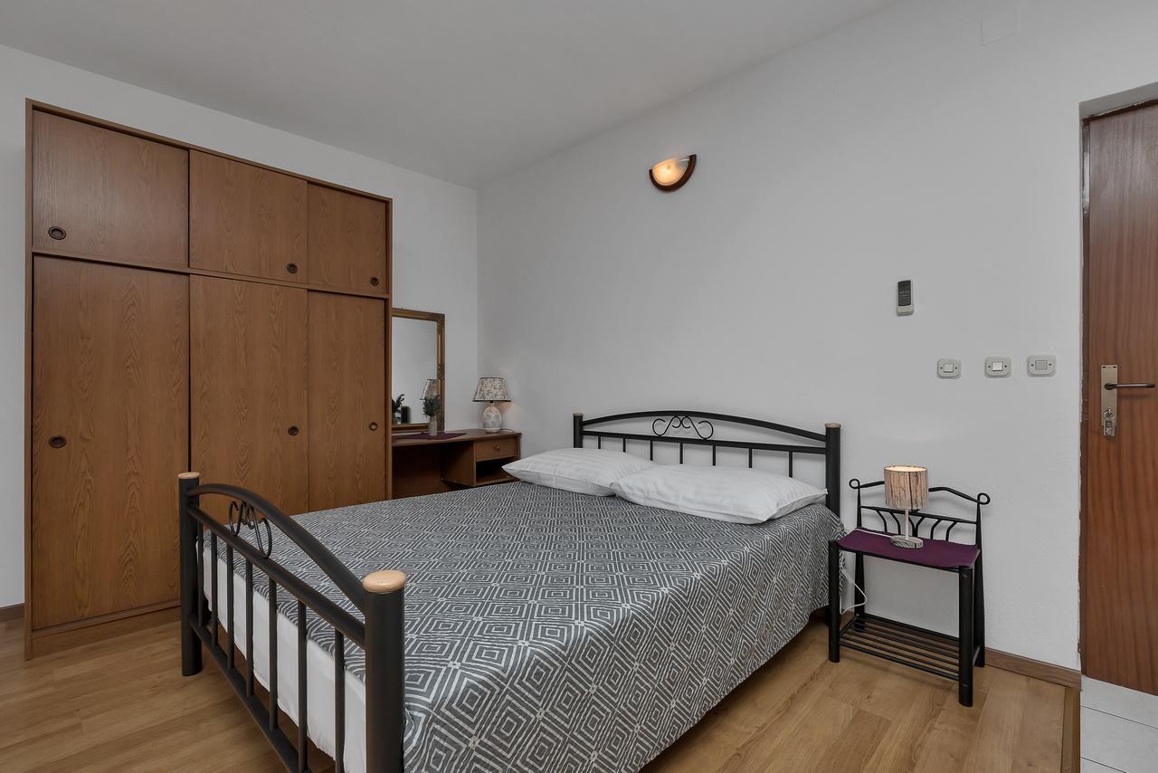 Family Apartments Leona Makarska Ngoại thất bức ảnh