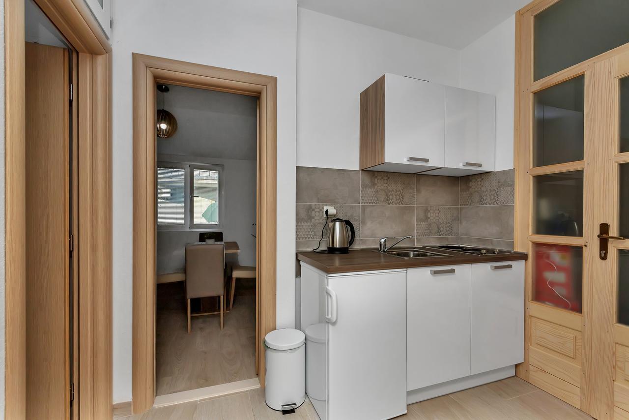 Family Apartments Leona Makarska Ngoại thất bức ảnh
