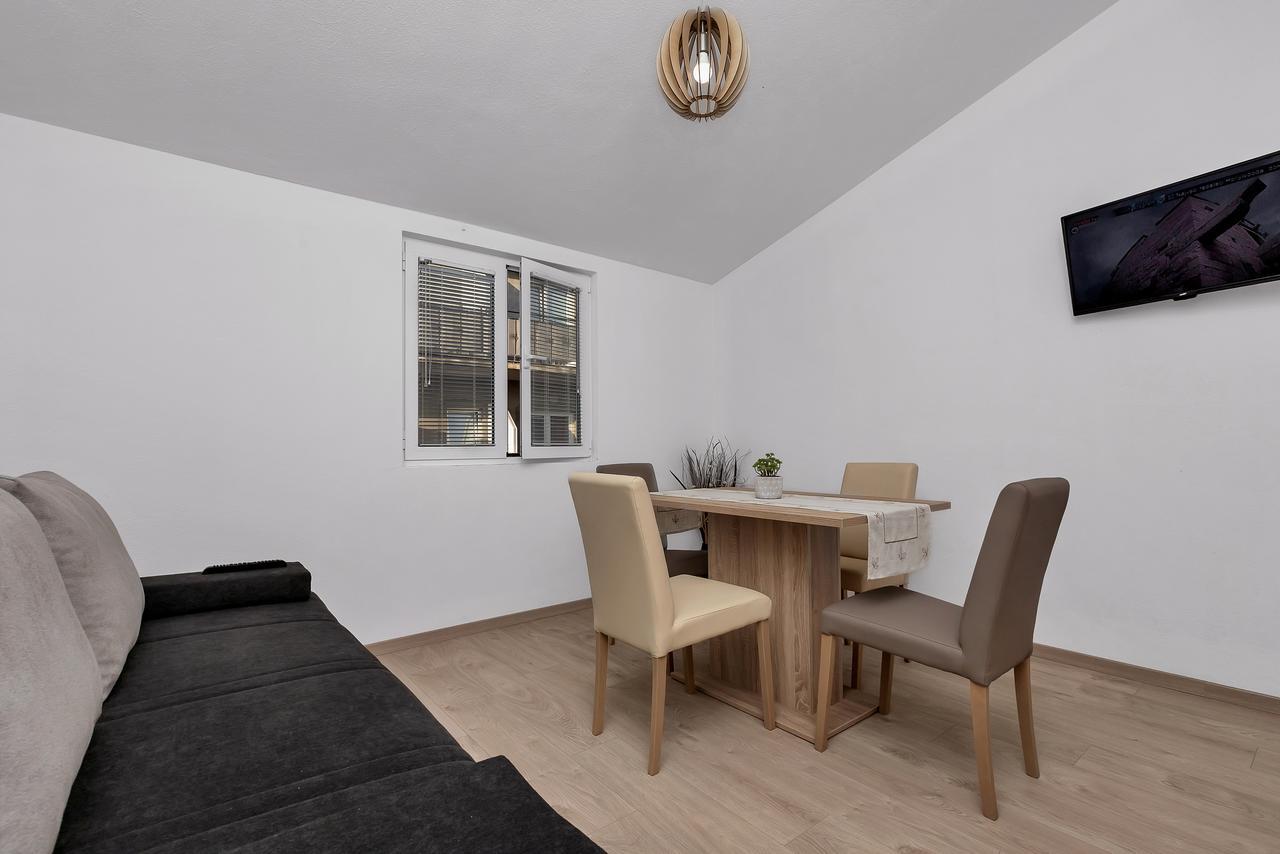 Family Apartments Leona Makarska Ngoại thất bức ảnh